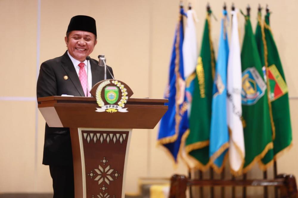 Gubernur Herman Deru dan Ketua DPRD Sumsel Tandatangani  Keputusan Bersama Raperda DPRD Ta 2024